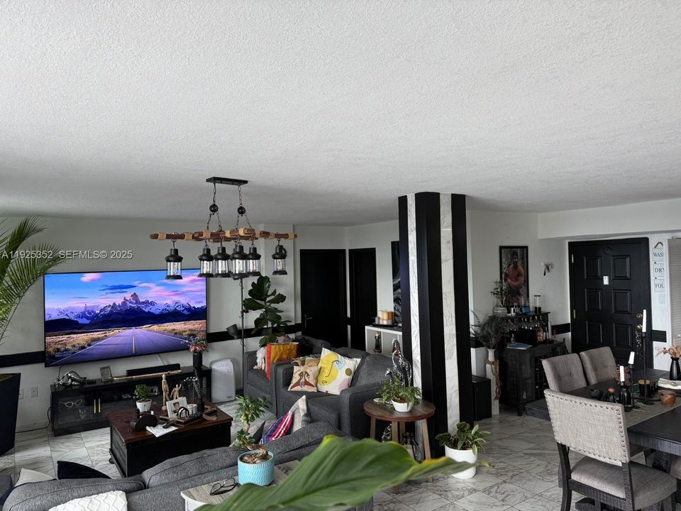 For Sale: $419,900 (3 beds, 2 baths, 1229 Square Feet)