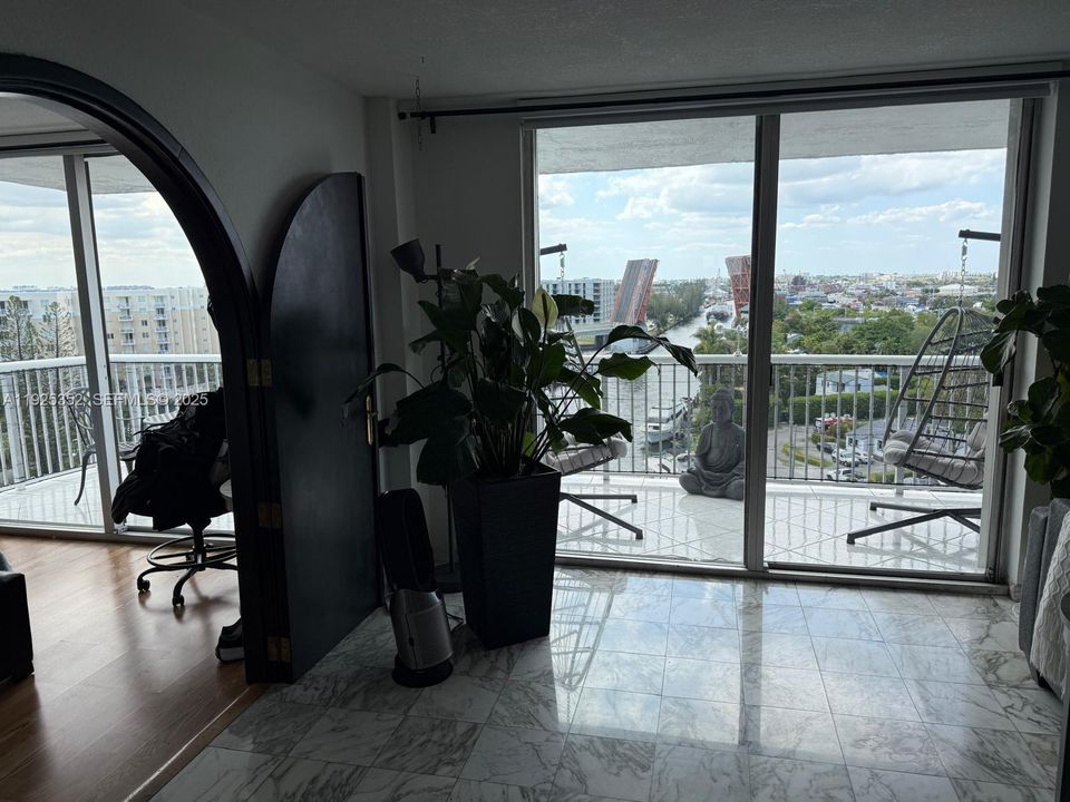 For Sale: $419,900 (3 beds, 2 baths, 1229 Square Feet)