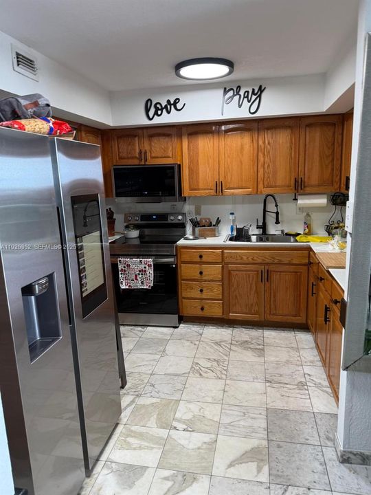 For Sale: $419,900 (3 beds, 2 baths, 1229 Square Feet)