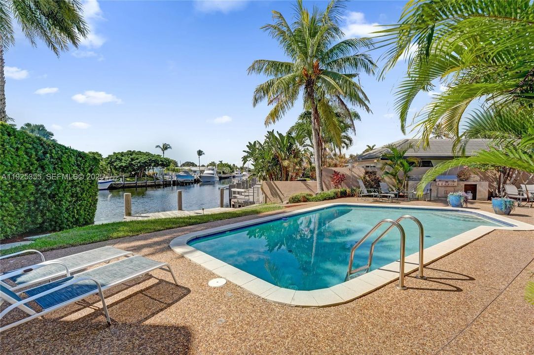 В аренду: $6,900 (3 спален, 2 ванн, 1898 Квадратных фут)