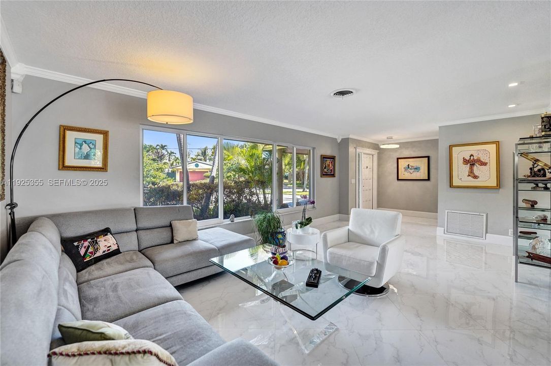 В аренду: $6,900 (3 спален, 2 ванн, 1898 Квадратных фут)