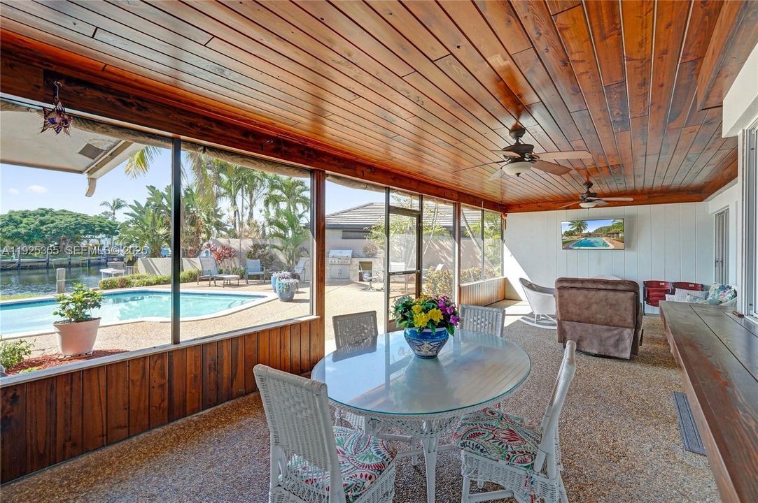 В аренду: $6,900 (3 спален, 2 ванн, 1898 Квадратных фут)