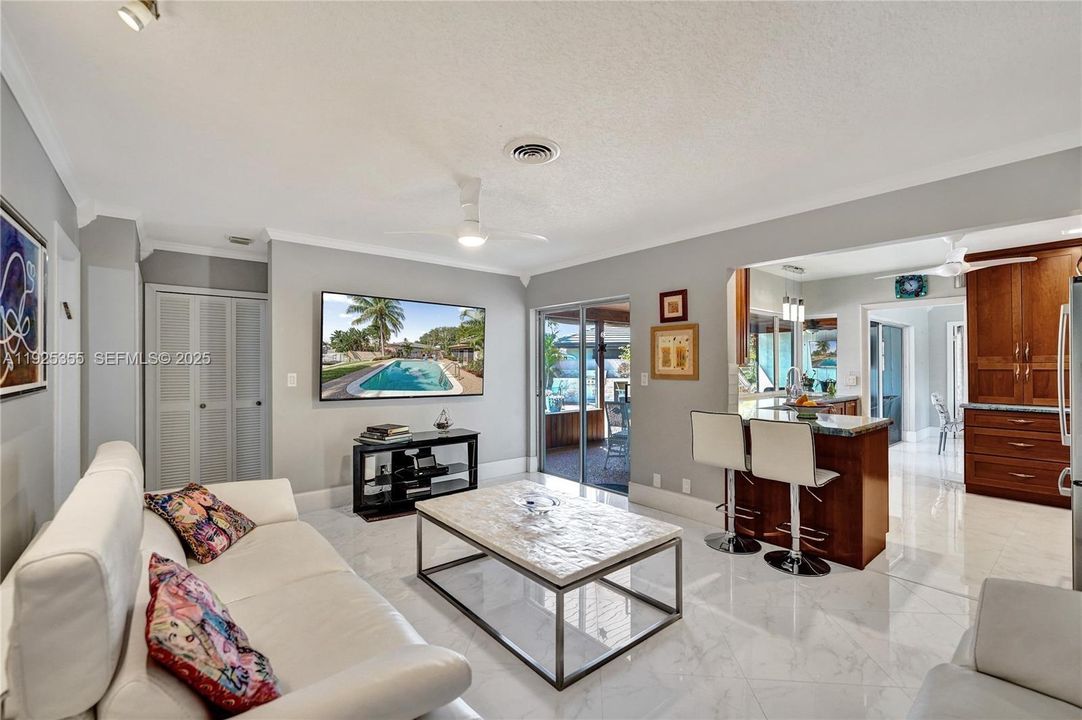 В аренду: $6,900 (3 спален, 2 ванн, 1898 Квадратных фут)