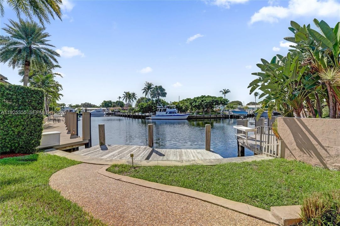 В аренду: $6,900 (3 спален, 2 ванн, 1898 Квадратных фут)