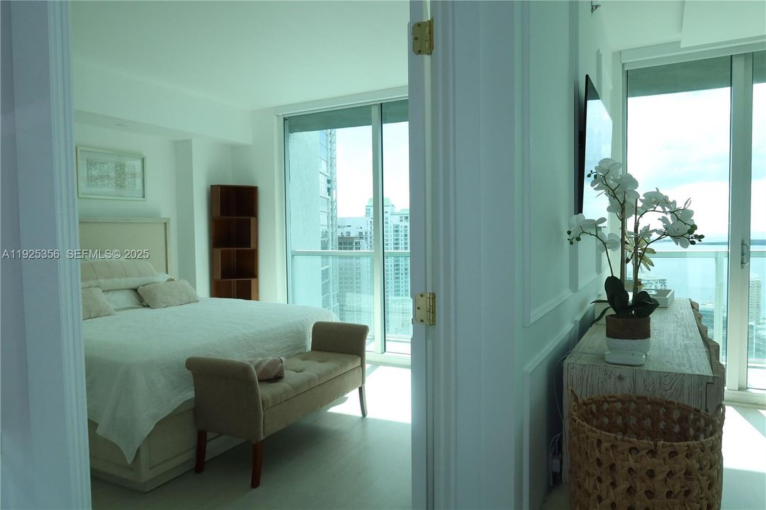 出租: $5,950 (2 贝兹, 2 浴室, 1146 平方英尺)