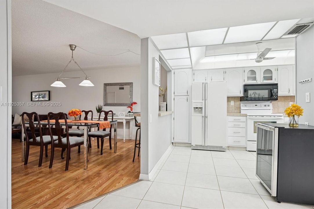 For Sale: $175,000 (2 beds, 2 baths, 1170 Square Feet)