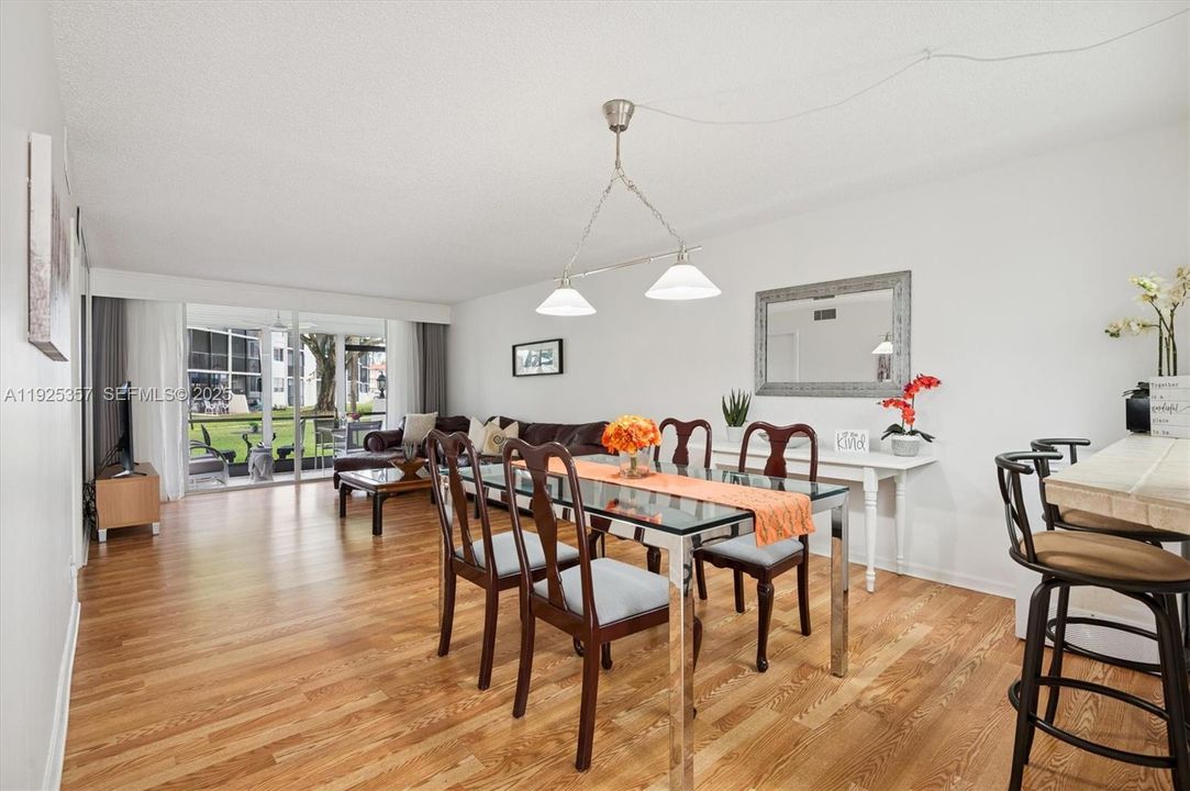 For Sale: $175,000 (2 beds, 2 baths, 1170 Square Feet)