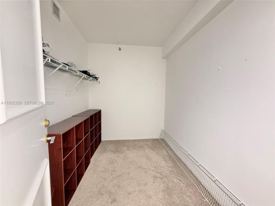 For Rent: $4,300 (2 beds, 3 baths, 2240 Square Feet)