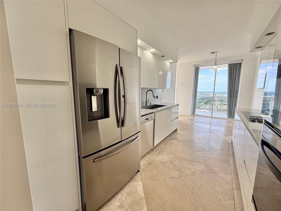 For Rent: $4,300 (2 beds, 3 baths, 2240 Square Feet)