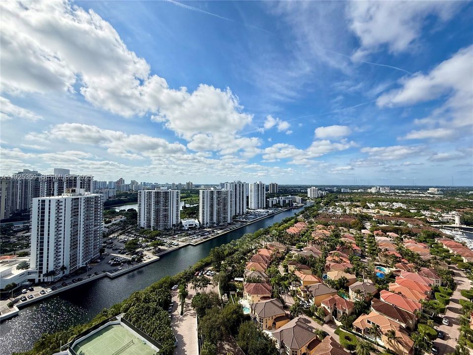 For Rent: $4,300 (2 beds, 3 baths, 2240 Square Feet)