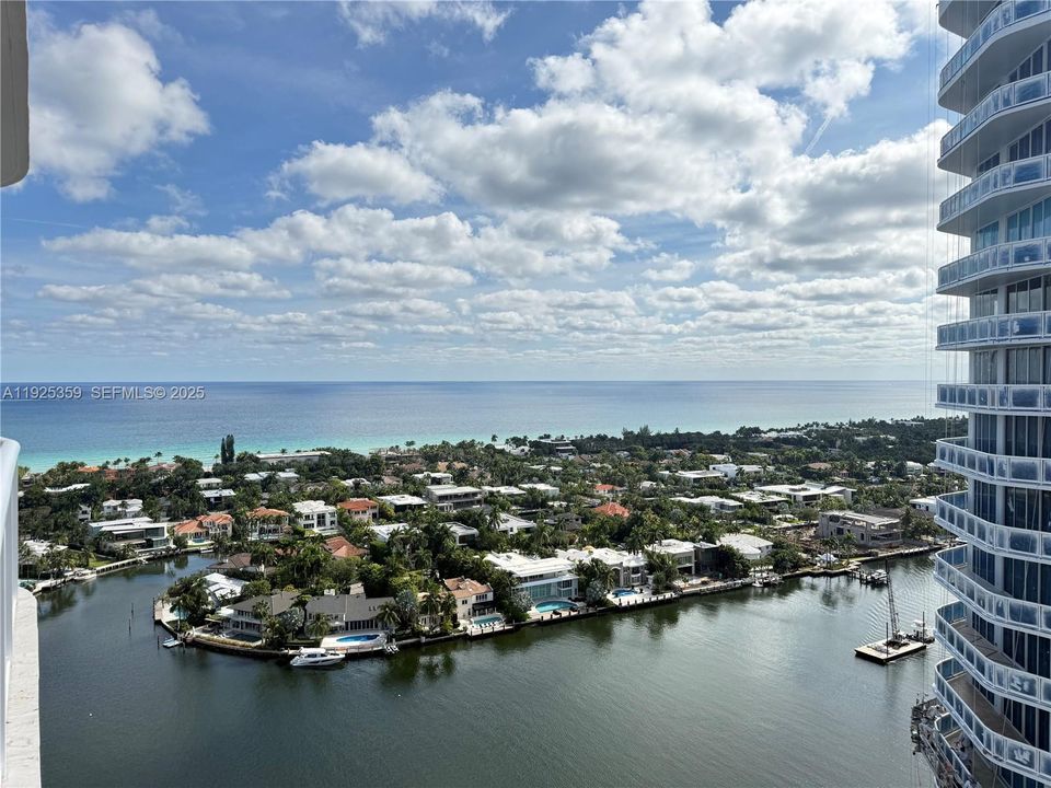 For Rent: $4,300 (2 beds, 3 baths, 2240 Square Feet)