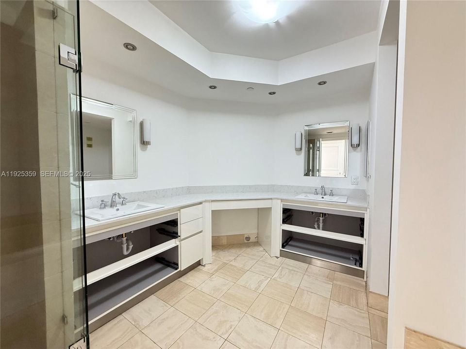 For Rent: $4,300 (2 beds, 3 baths, 2240 Square Feet)