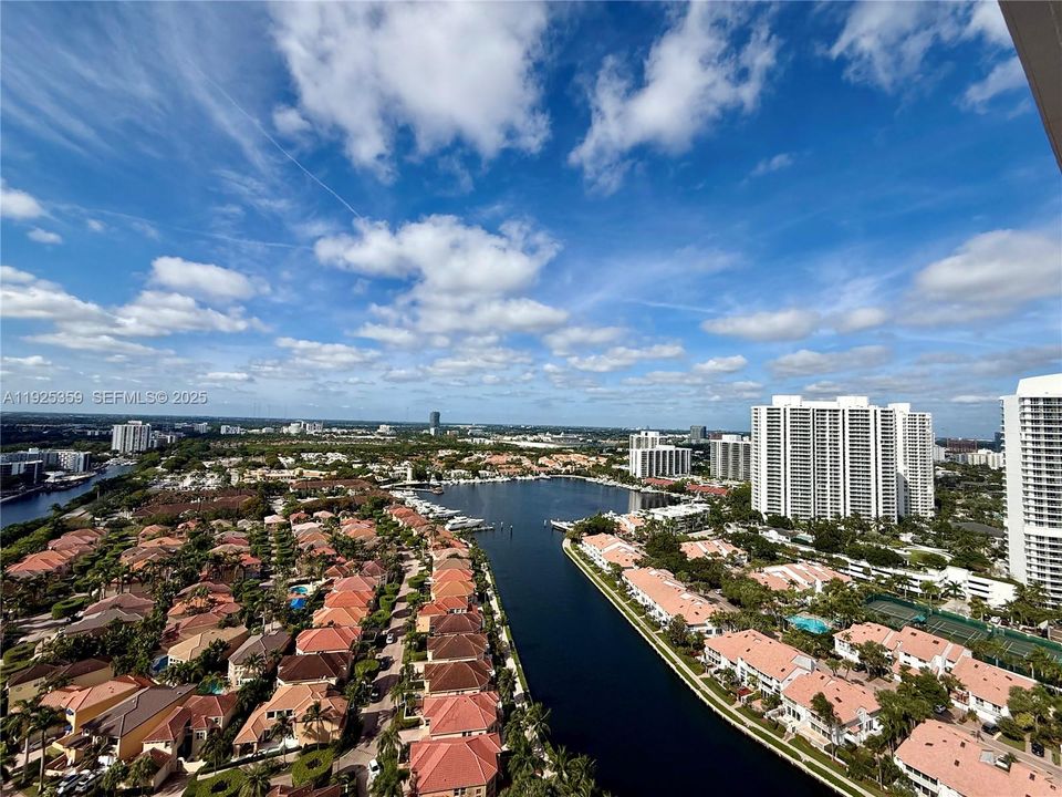 For Rent: $4,300 (2 beds, 3 baths, 2240 Square Feet)