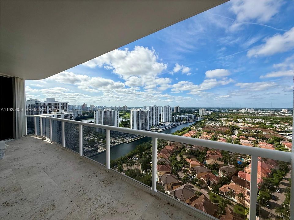 For Rent: $4,300 (2 beds, 3 baths, 2240 Square Feet)