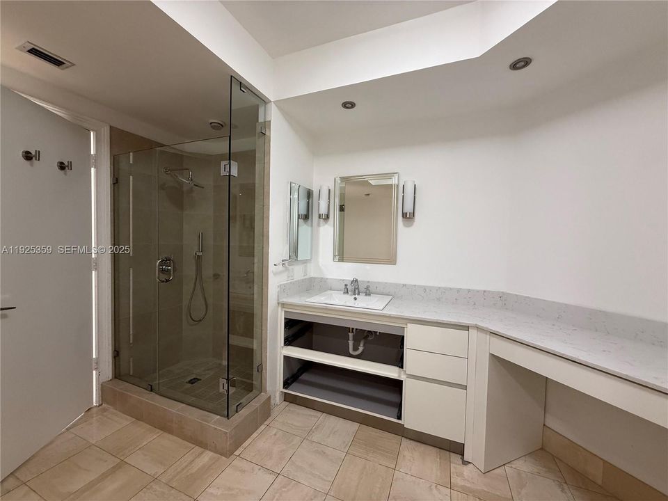 For Rent: $4,300 (2 beds, 3 baths, 2240 Square Feet)