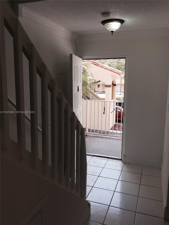 待售: $240,000 (2 贝兹, 1 浴室, 1024 平方英尺)