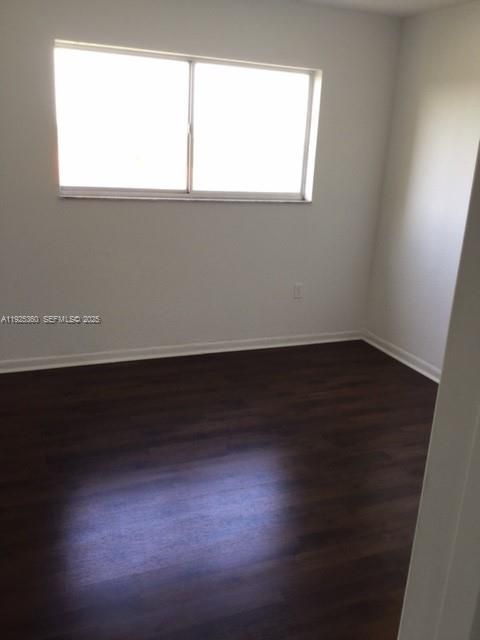 待售: $240,000 (2 贝兹, 1 浴室, 1024 平方英尺)