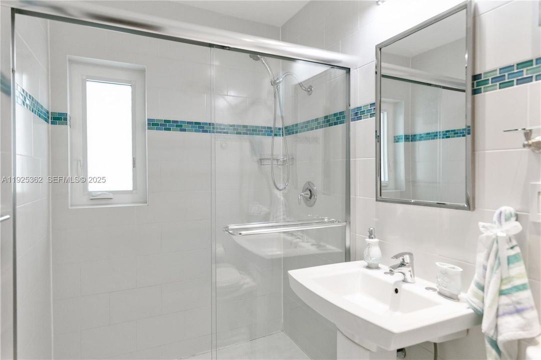 For Rent: $6,500 (3 beds, 3 baths, 2295 Square Feet)