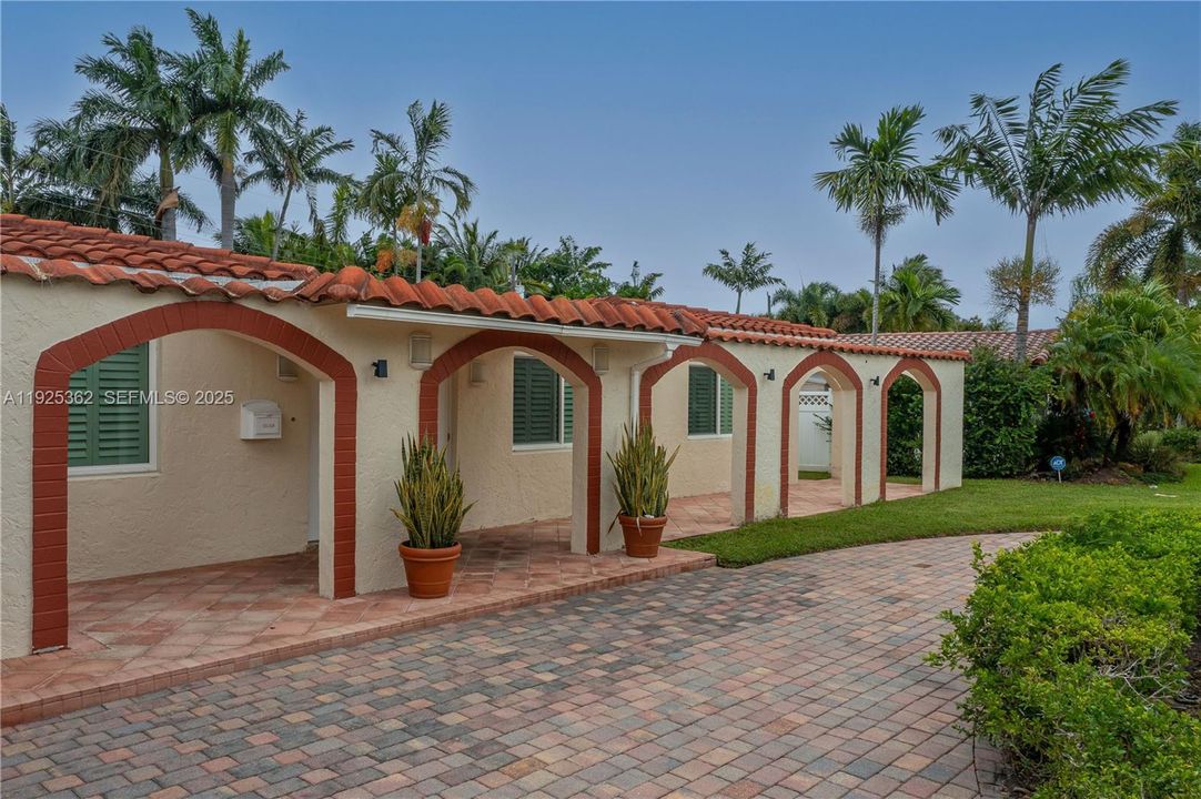 For Rent: $6,500 (3 beds, 3 baths, 2295 Square Feet)