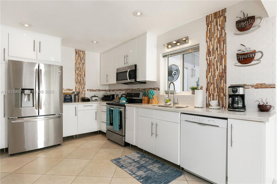 For Rent: $6,500 (3 beds, 3 baths, 2295 Square Feet)