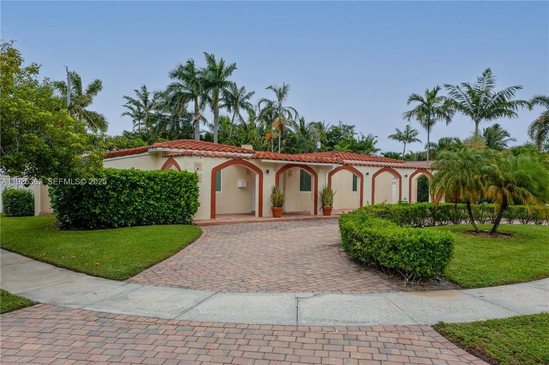 For Rent: $6,500 (3 beds, 3 baths, 2295 Square Feet)