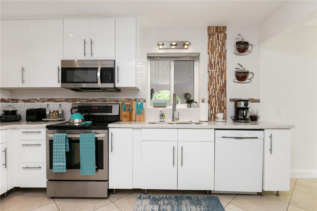 For Rent: $6,500 (3 beds, 3 baths, 2295 Square Feet)