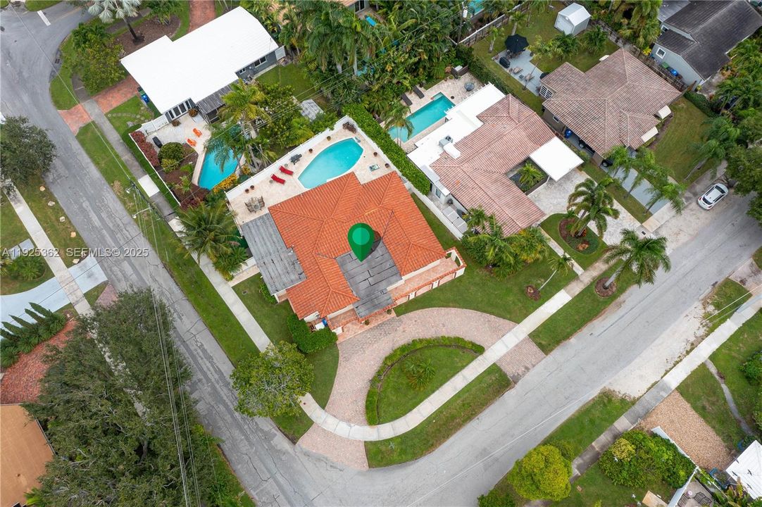 For Rent: $6,500 (3 beds, 3 baths, 2295 Square Feet)