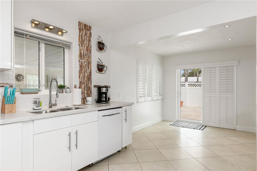 For Rent: $6,500 (3 beds, 3 baths, 2295 Square Feet)