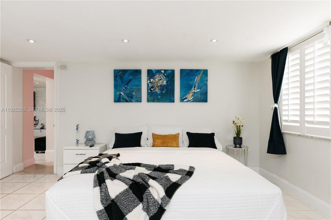 For Rent: $6,500 (3 beds, 3 baths, 2295 Square Feet)