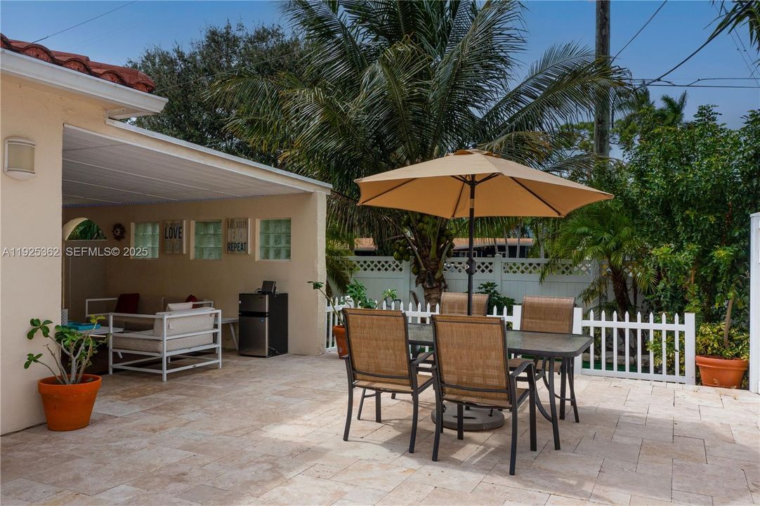 For Rent: $6,500 (3 beds, 3 baths, 2295 Square Feet)