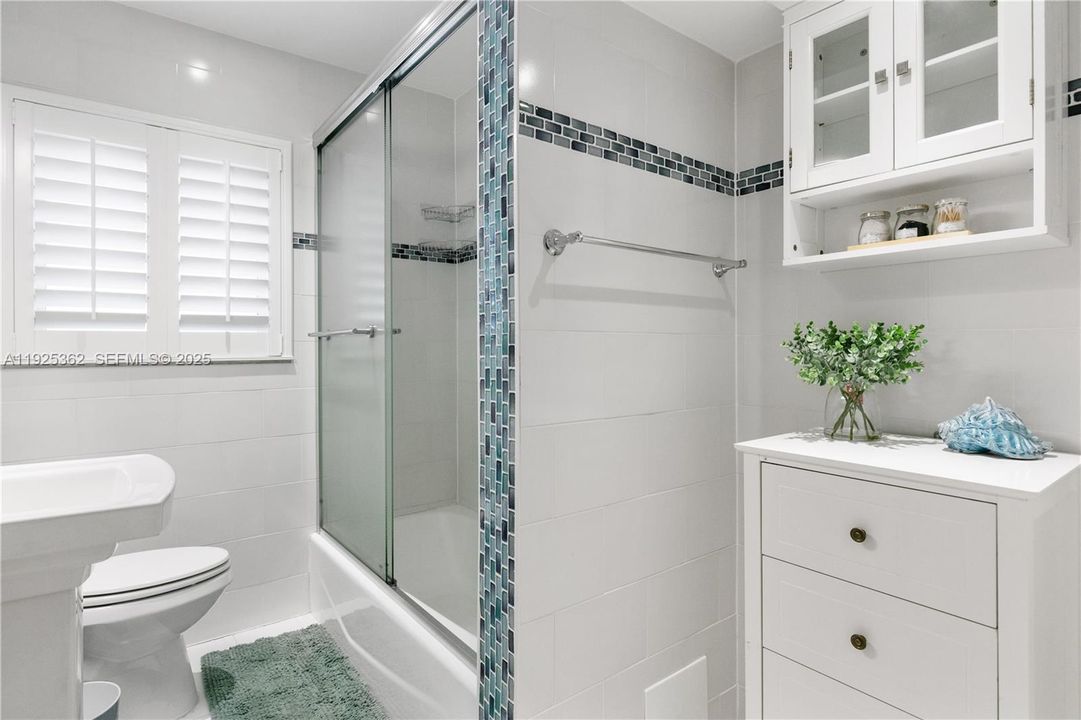 For Rent: $6,500 (3 beds, 3 baths, 2295 Square Feet)