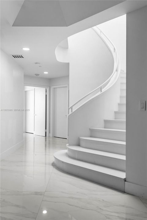 For Rent: $10,500 (3 beds, 3 baths, 3030 Square Feet)