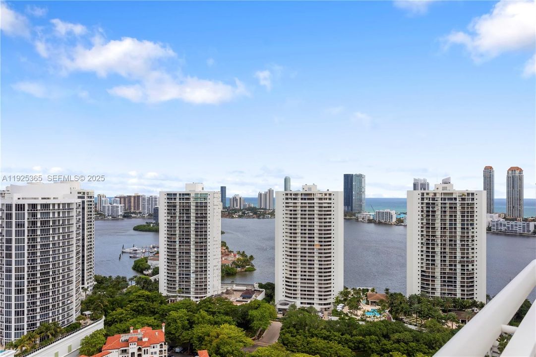 For Rent: $10,500 (3 beds, 3 baths, 3030 Square Feet)