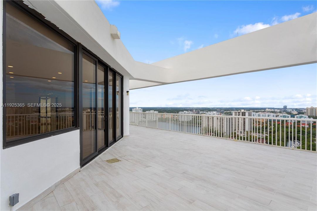 For Rent: $10,500 (3 beds, 3 baths, 3030 Square Feet)