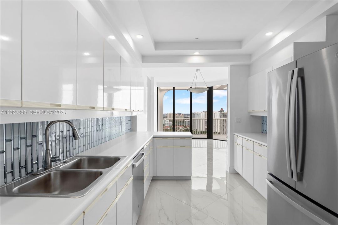 For Rent: $10,500 (3 beds, 3 baths, 3030 Square Feet)