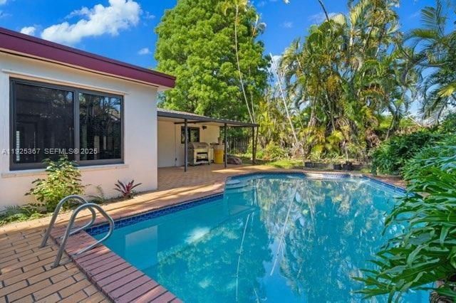 На продажу: $759,900 (3 спален, 2 ванн, 1464 Квадратных фут)