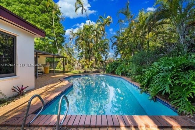 На продажу: $759,900 (3 спален, 2 ванн, 1464 Квадратных фут)