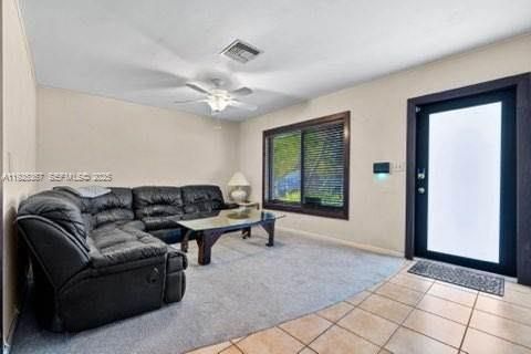 На продажу: $759,900 (3 спален, 2 ванн, 1464 Квадратных фут)