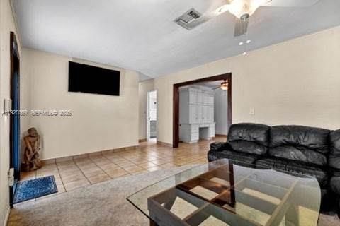 На продажу: $759,900 (3 спален, 2 ванн, 1464 Квадратных фут)