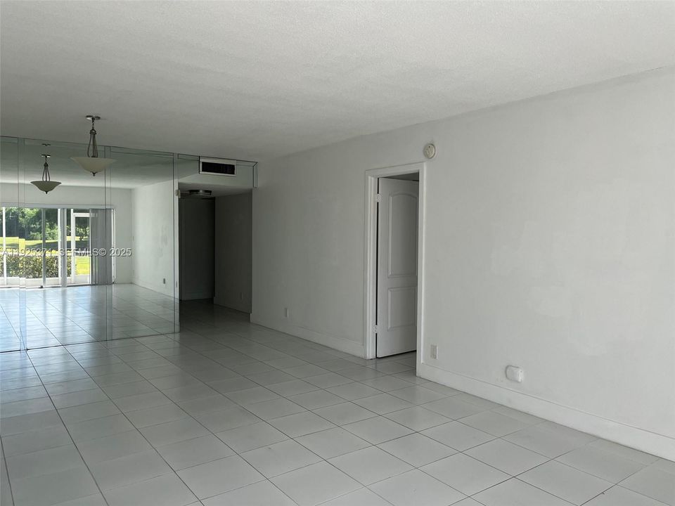 В аренду: $1,550 (1 спален, 1 ванн, 900 Квадратных фут)