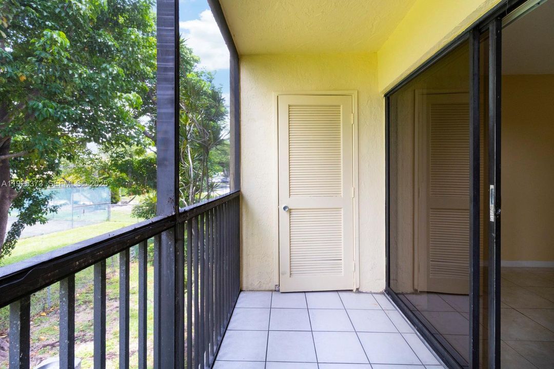 В аренду: $1,895 (2 спален, 2 ванн, 850 Квадратных фут)