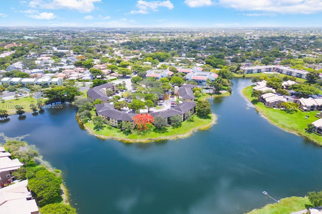 В аренду: $1,895 (2 спален, 2 ванн, 850 Квадратных фут)