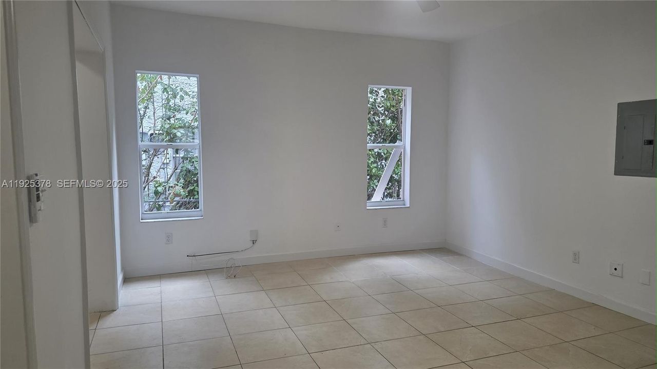 For Rent: $2,800 (3 beds, 2 baths, 0 Square Feet)