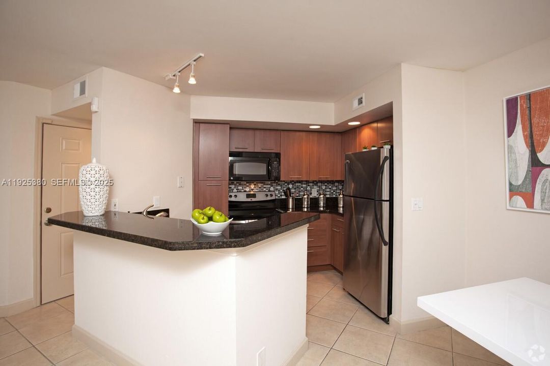 En Venta: $242,900 (2 camas, 1 baños, 965 Pies cuadrados)