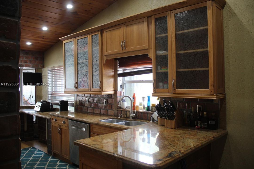 待售: $569,999 (3 贝兹, 2 浴室, 1782 平方英尺)