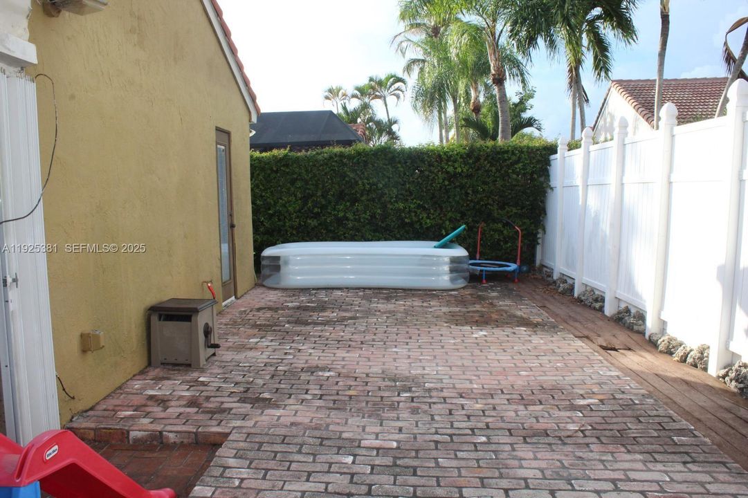 待售: $569,999 (3 贝兹, 2 浴室, 1782 平方英尺)