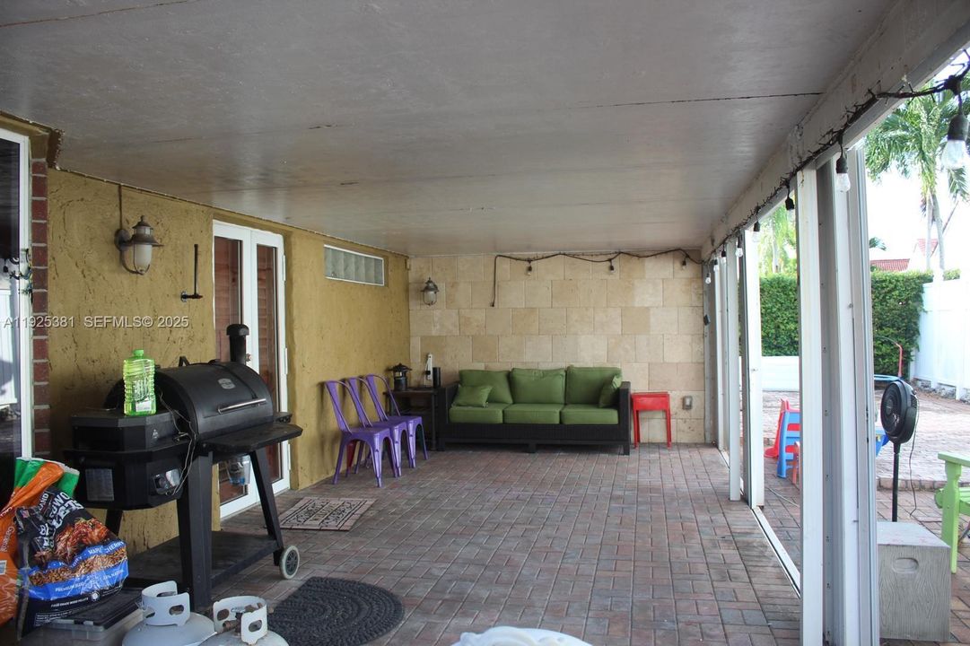 待售: $569,999 (3 贝兹, 2 浴室, 1782 平方英尺)