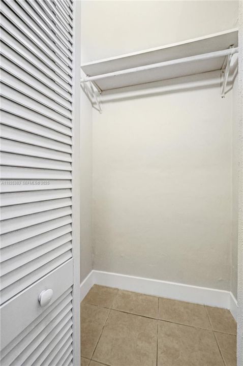 В аренду: $3,200 (4 спален, 2 ванн, 1377 Квадратных фут)