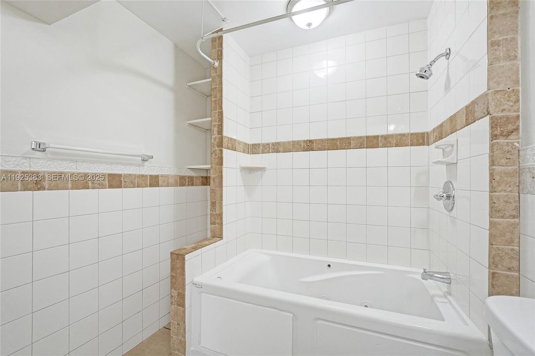 В аренду: $3,200 (4 спален, 2 ванн, 1377 Квадратных фут)