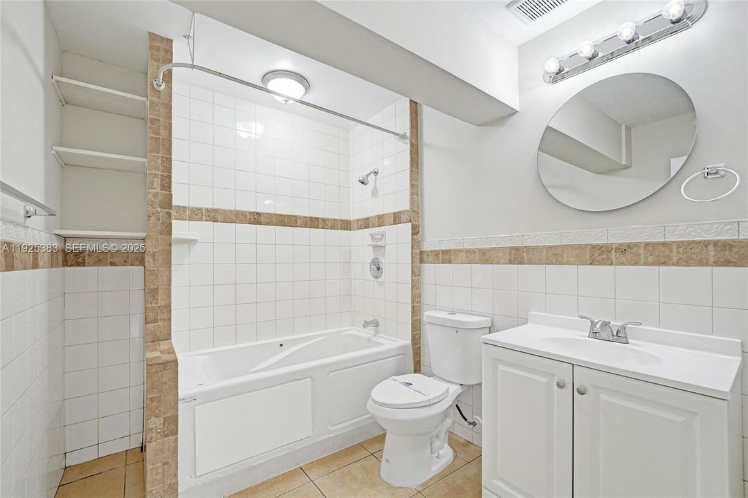 В аренду: $3,200 (4 спален, 2 ванн, 1377 Квадратных фут)